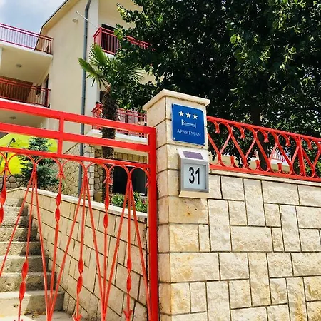 Lägenhet Apartments Novi Vinodolski *