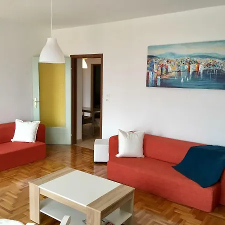 Lägenhet Apartments Novi Vinodolski Novi Vinodolski