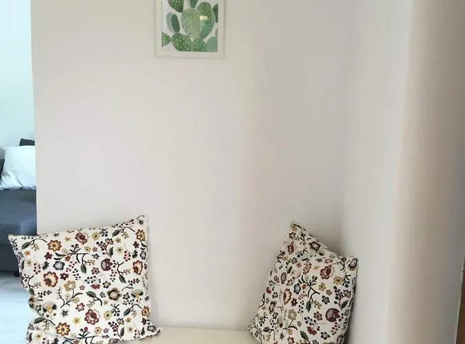 Apartments Novi Vinodolski דירה *